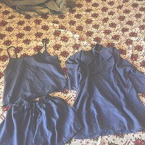 Its dont feet me i wear it one timees